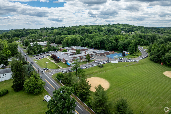 Central School is a public primary school located in Warren, New Jersey.