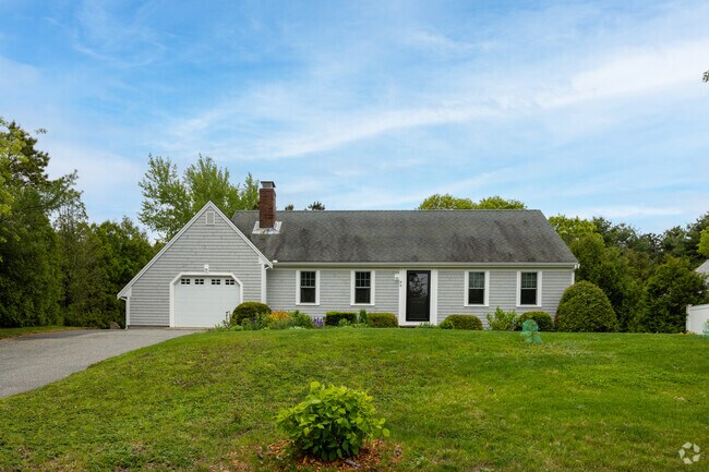 Cape Cod style homes are the predominant style of architecture in East Harwich.