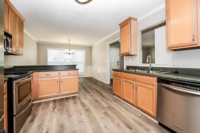 350 Madison Ave, Hampton, GA 30228 - photo 6