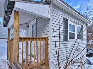206 South St, Marlboro, NY 12542