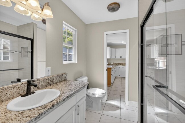 5080 Enrico Blvd unit 1, Sacramento, CA 95820 - photo 5