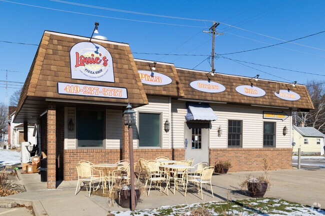 Louie's Pizza Shop is a local Fayette Favorite.