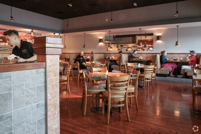 Delicious food choices are just a short drive away from Wellington.