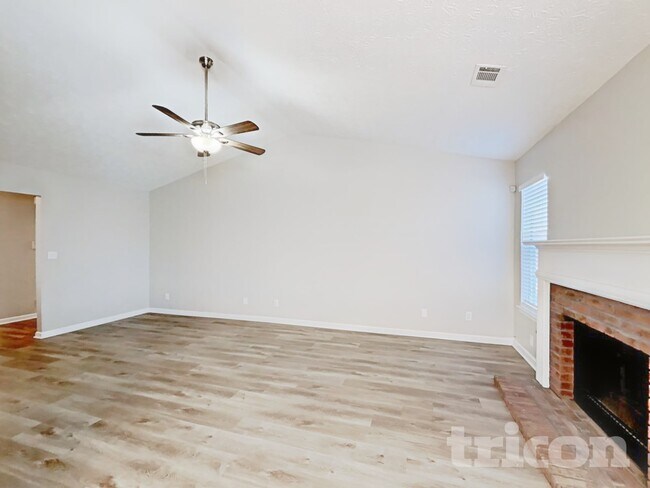 10635 Pine Forest Ln, Jonesboro, GA 30238 - photo 3