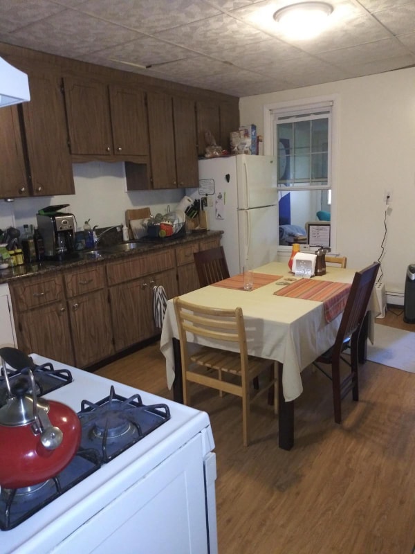 206 Paris St, Boston, MA 02128