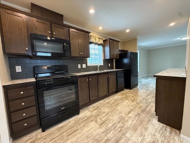 11783 Cascade Cir, Bruce Township, MI 48065 - photo 7