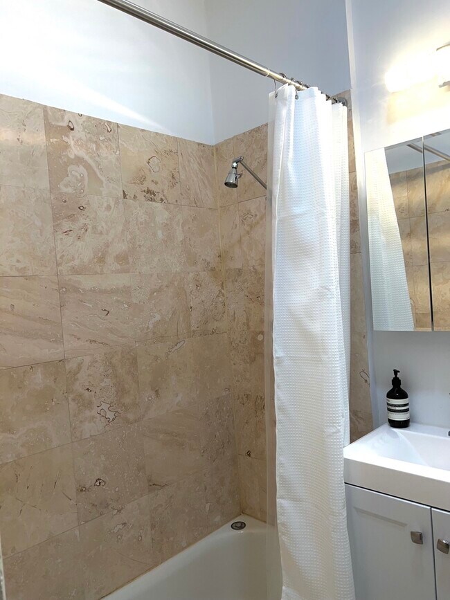 54 Gainsborough St unit 2, Boston, MA 02115 - photo 5