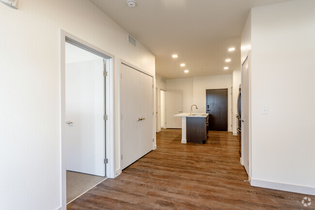 1BR, 1BA - B