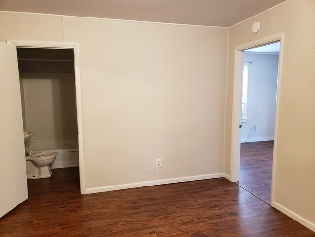 420 W Hickory St unit A, Carbondale, IL 62901 - photo 2