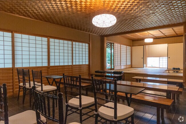 Adams Boulevard residents discover the origins of the Japanese Cultural Center ceiling.