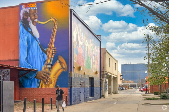 The art and murals in Downtown Argenta are simply stunning.