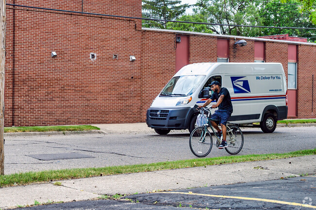 The streets of the Northside are quiet and not too busy, perfect for a bike ride.