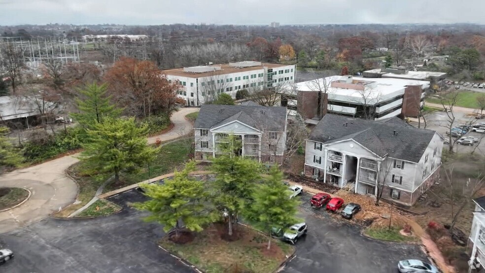 12800 Portulaca Dr unit F, Saint Louis, MO 63146 - photo 2