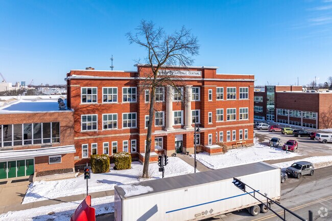 St Thomas Aquinas Academy in Marinette is one of the private school options for residents.