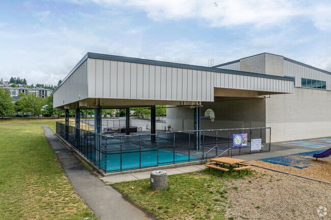 Oregon Trail Elementary School also offers a covered basketball and four square courts.