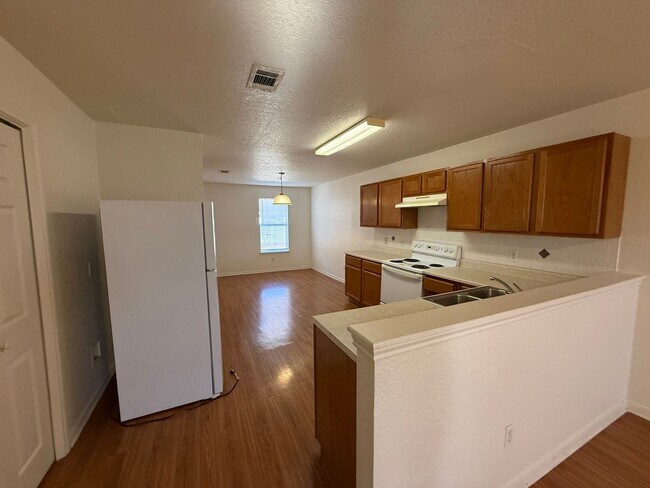 1403 Dugger Cir unit C, Killeen, TX 76543 - photo 6