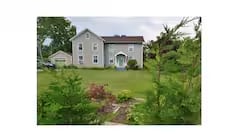 3 Pond Ln, Eastport, NY 11941
