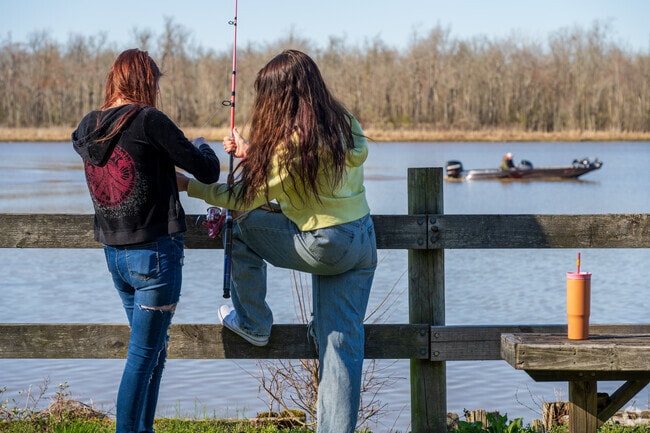 Hopewell City Marina is great for launching boats into the river or simply enjoying fishing.