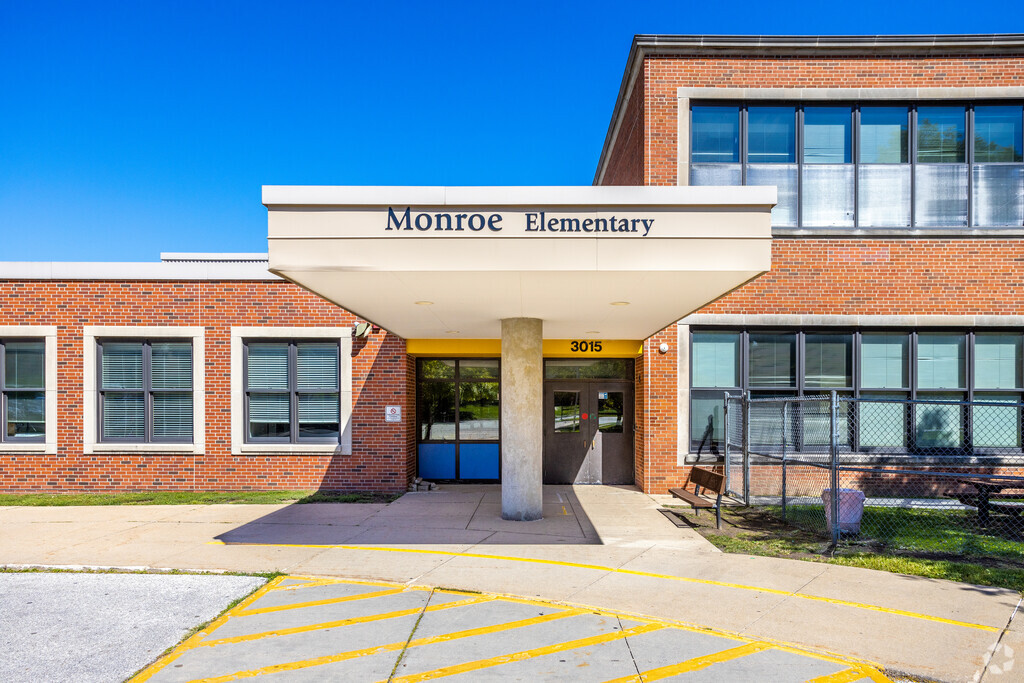 Monroe Elementary is a public school in Beaverdale, IA.