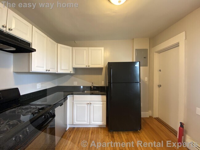 56 Hancock St unit 3, Cambridge, MA 02139 - photo 3