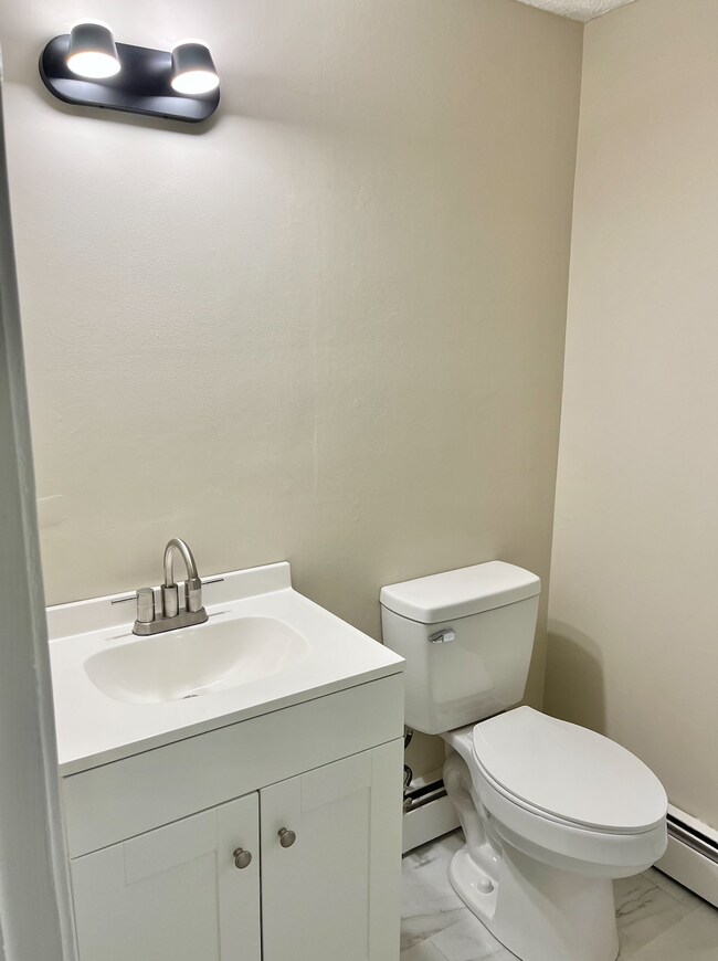 360 Pleasant Valley Rd unit D, South Windsor, CT 06074 - photo 4