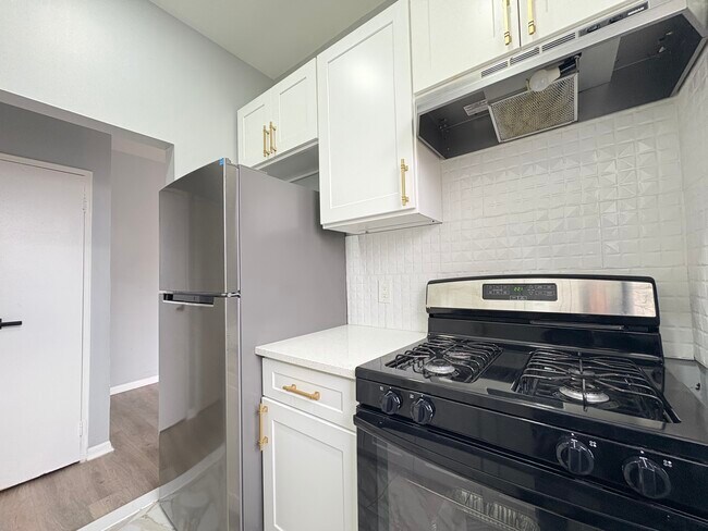 124 Wade St unit 4H, Jersey City, NJ 07305 - photo 3
