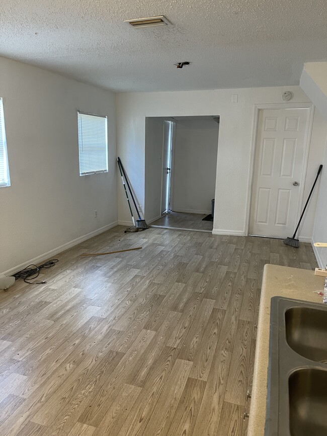 8722 N Brooks St, Tampa, FL 33604 - photo 4