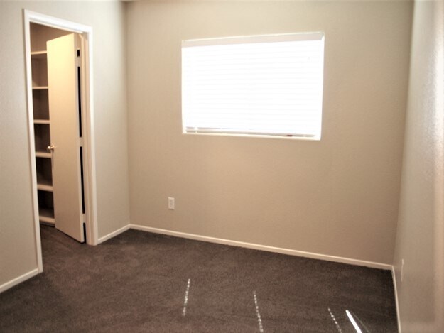 11669 Elianto St, Las Vegas, NV 89183 - photo 7