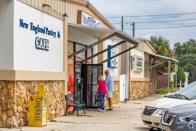 In Beverly Hills the New England Pastry & Cafe serves up delicious muffins and breakfast.