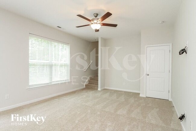 2604 Dallas Dr, Winston-Salem, NC 27107 - photo 3