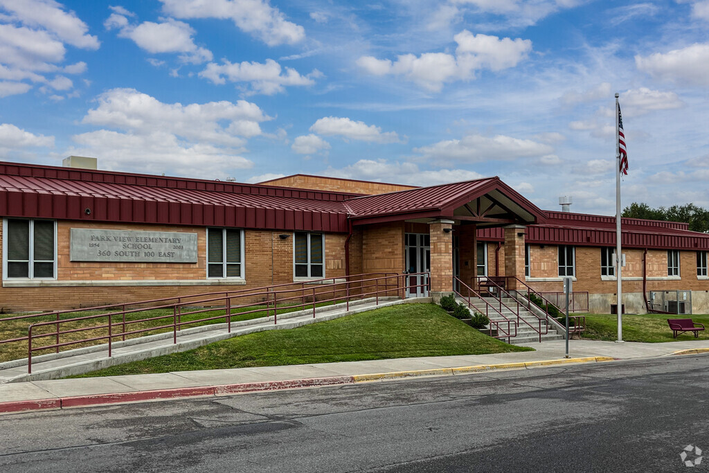 Park View Elementary is located in the Payson neighborhood.