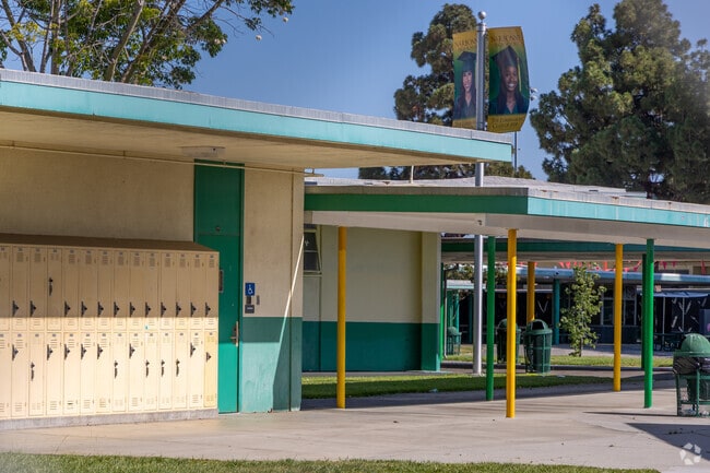 Nathaniel Narbonne Senior High School teaches grades 9-12.