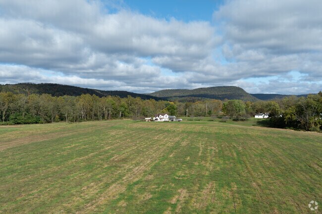 You can find a farm with plenty of room for crops in Upper Fairfield.