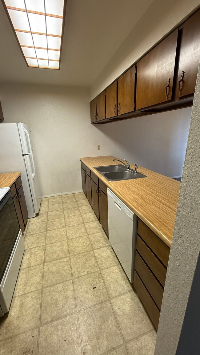 812 E Cedar Ct unit A, Fruita, CO 81521 - photo 2