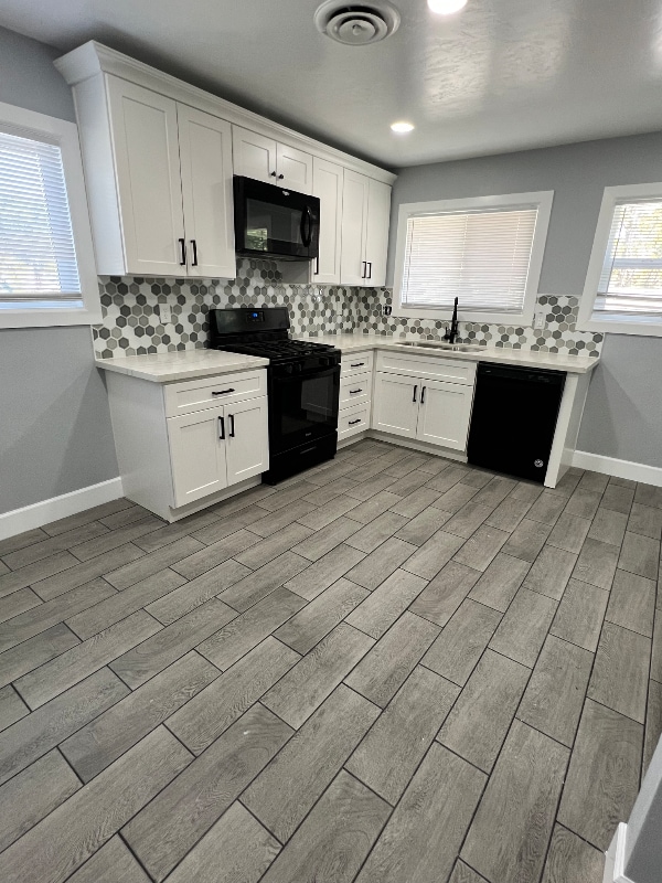 325 Lincoln Ave Unit B, Bakersfield, CA 93308