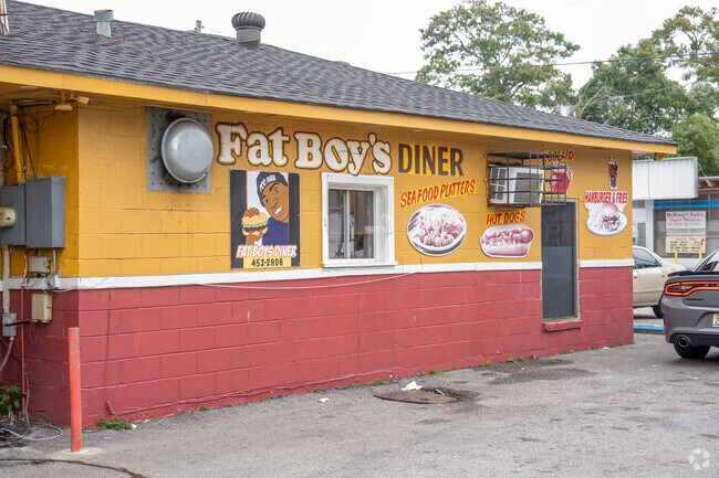 Have some delicious BBQ at Fat Boy's Diner near Neely.
