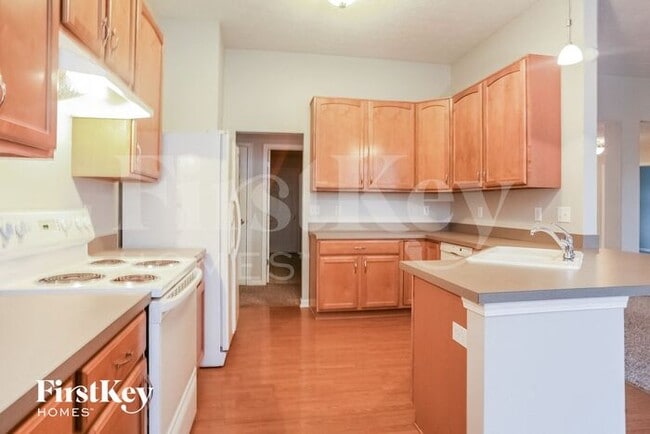 6565 Hunters Ridge S, Zionsville, IN 46077 - photo 5