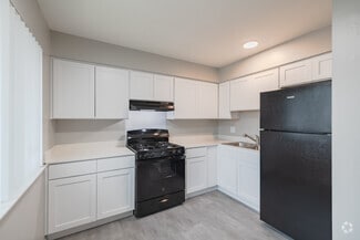 204 S Harris Rd, Ypsilanti, MI 48198