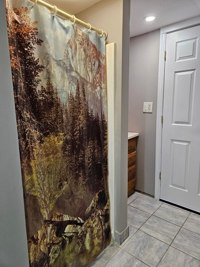 43-3 George St unit 3rd Floor, Bristol, CT 06010 - photo 6