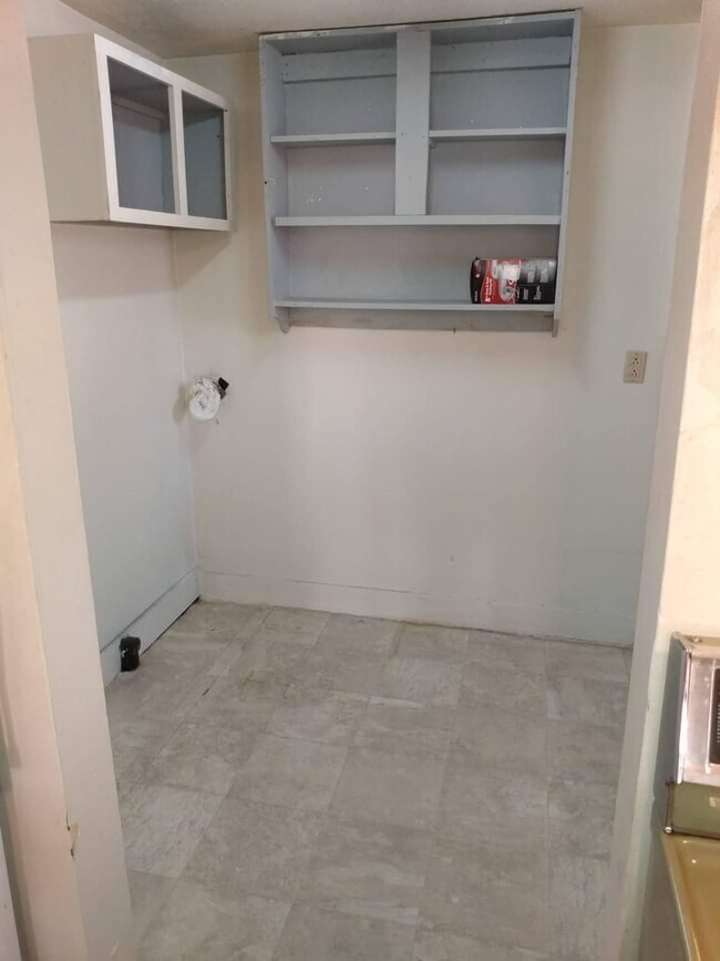 619 Cove Rd, Weirton, WV 26062 - photo 2