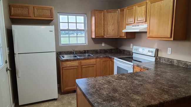 44 County Rd 332 unit B, Charleston, MO 63834 - photo 4