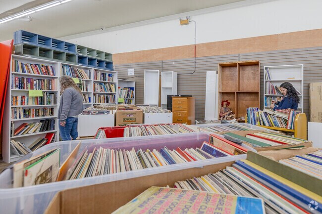 Vintage Flip Consign offers a decent selection of records in Sheridan Park WA.