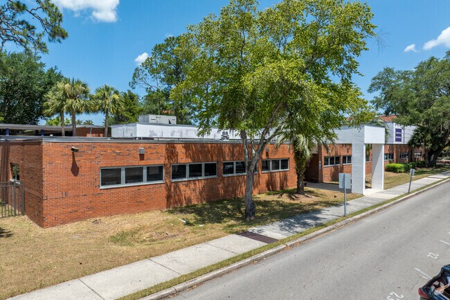 Gainesville High School offers easy student pickup for parents in University Park.