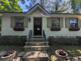 3 Wild Rose Ln, Darien, CT 06820