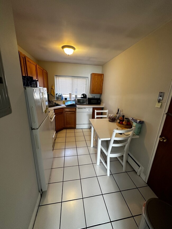 63 Selkirk Rd unit 11, Brighton, MA 02135 - photo 4