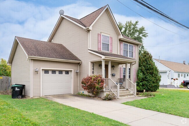 Homes with garages are common in Sheridan Parkside.