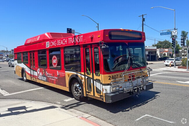 Find convenient public transportation on the Long Beach Transit in Recreation Park.