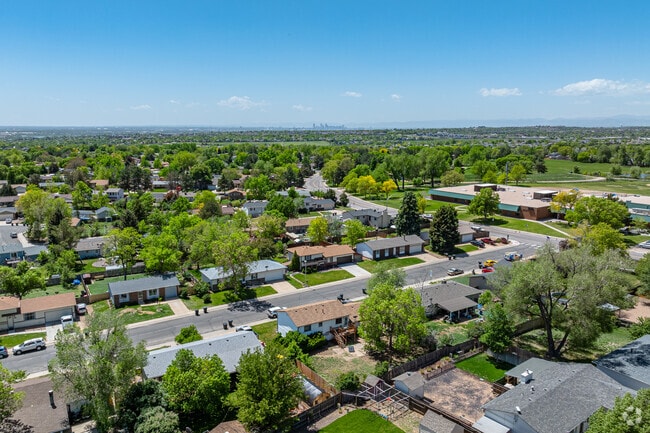 In Woodglen, you’ll find community pride and a relaxed suburban lifestyle.