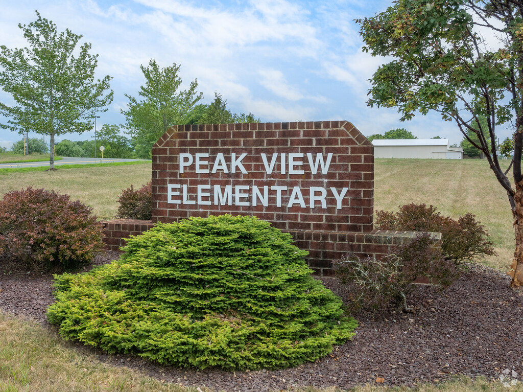 Peak View Elementary School has a highly diverse student population.