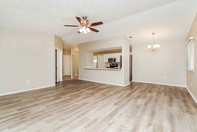 633 Timber Bay Cir W, Oldsmar, FL 34677 - photo 3